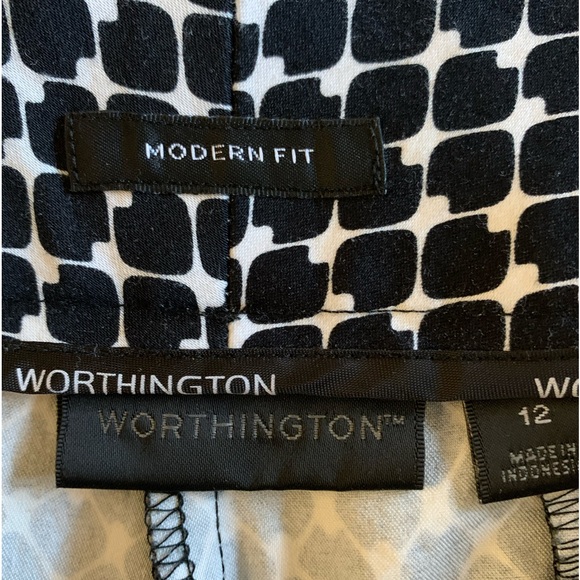 Worthington- modern fit Capri black & white ladies pants - Picture 3 of 9